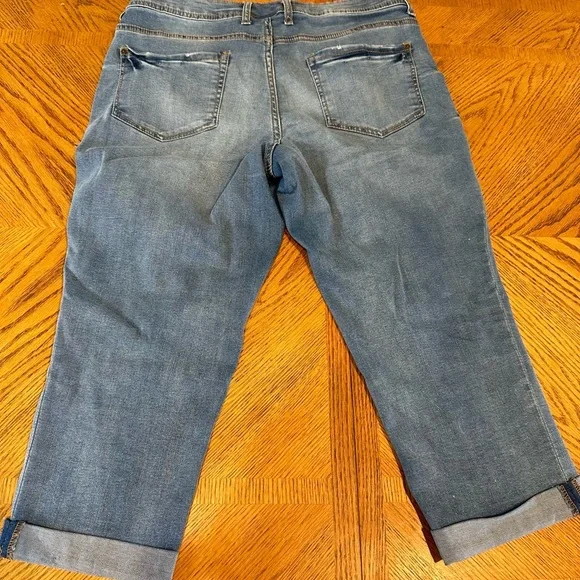 Faded Glory capris - Picture 2 of 4